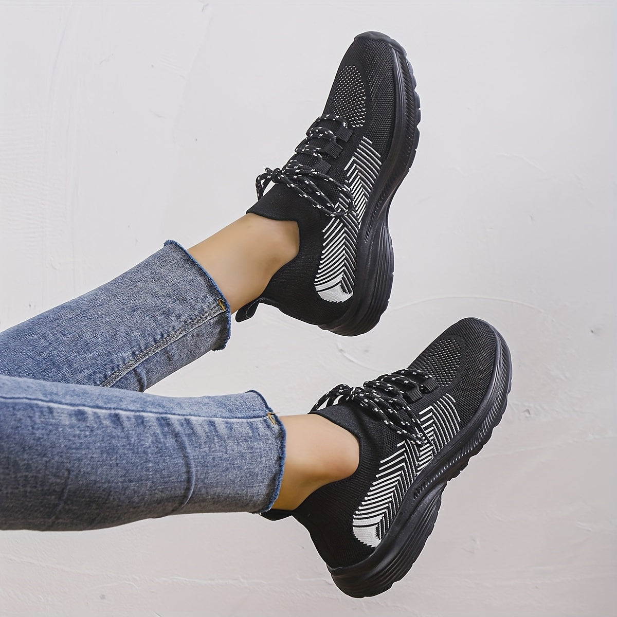 Women's Lightweight Running Shoes Lace up Comfy Sneakers