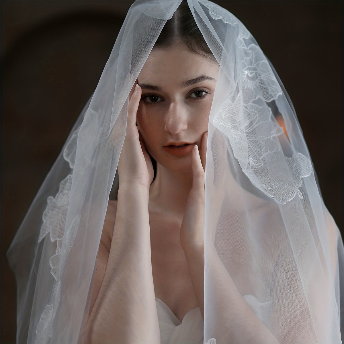 Bridal Wedding Head Veil Flower Lace Pattern Veil with Comb