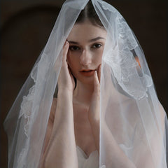 Bridal Wedding Head Veil Flower Lace Pattern Veil with Comb