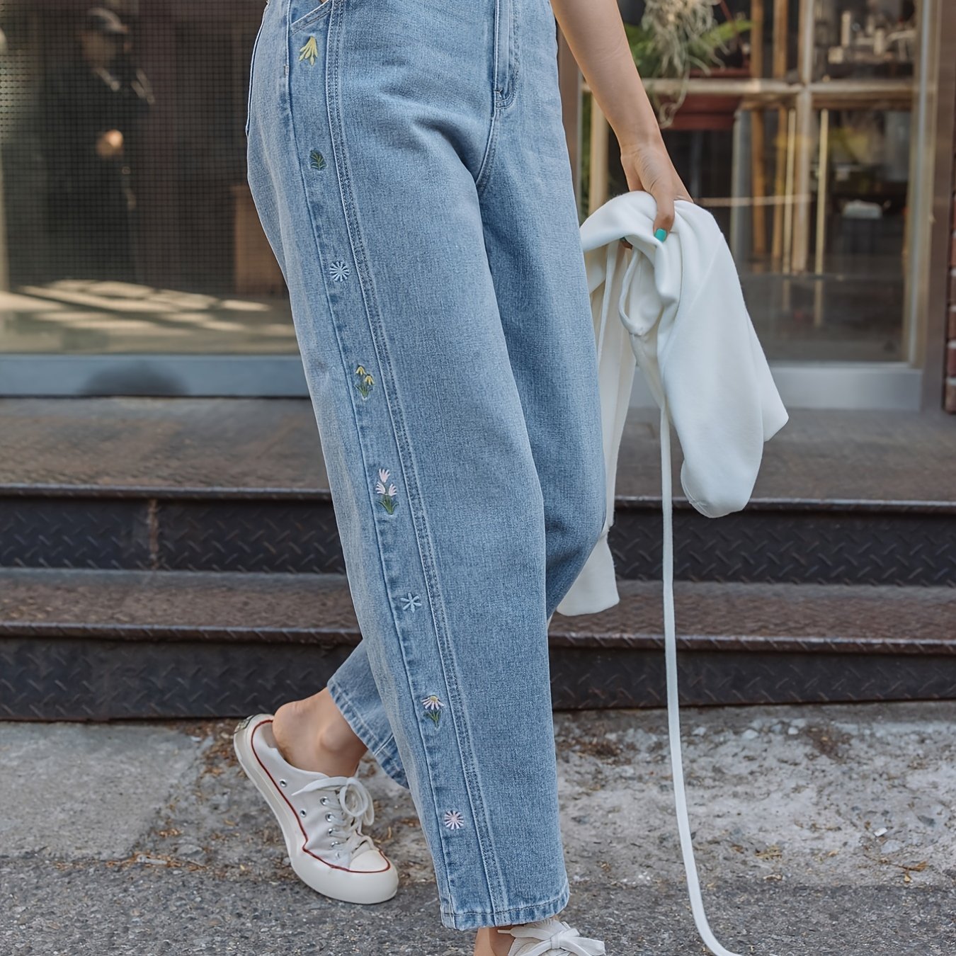 Floral Embroidered Straight Jeans Women's Denim Pants