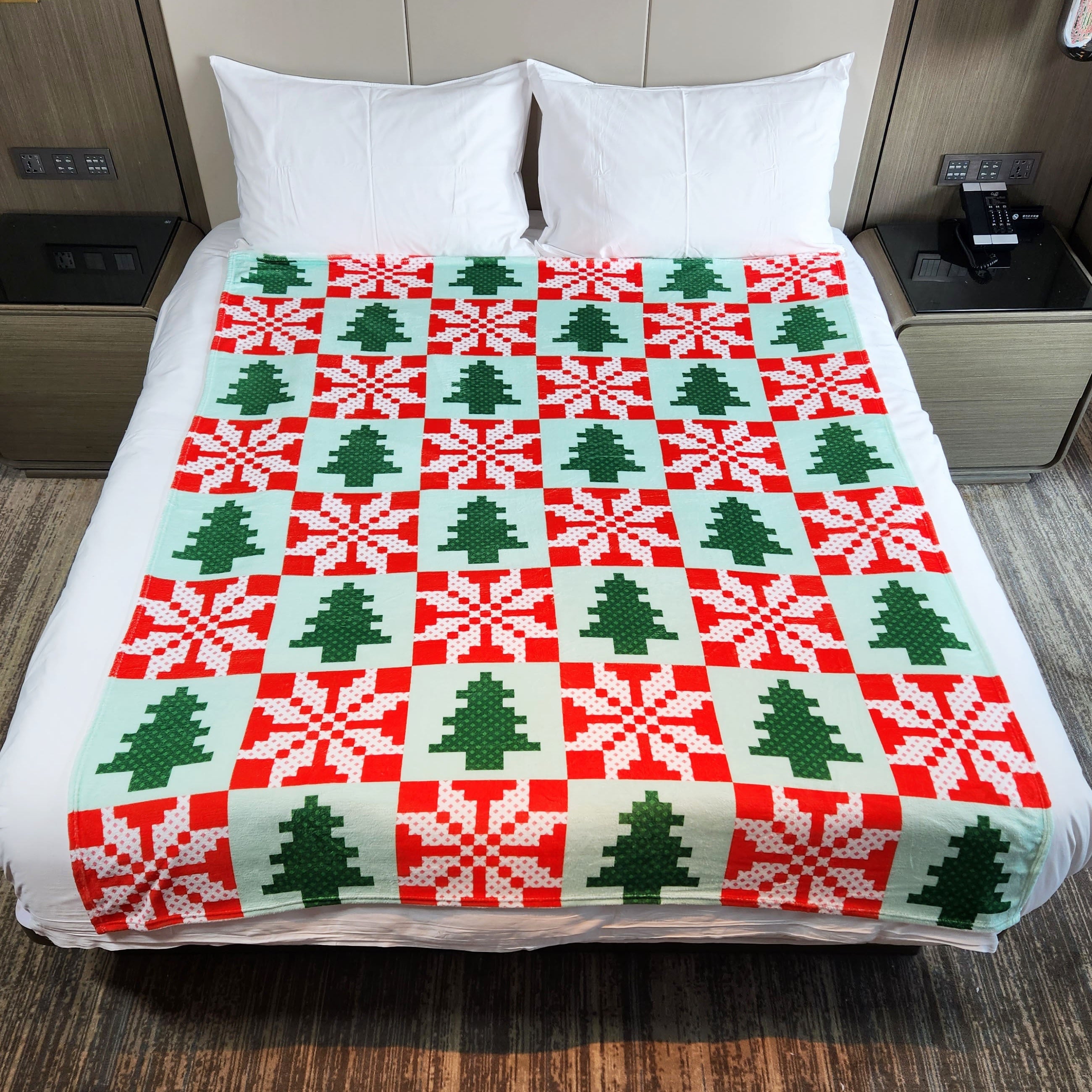 Cozy Christmas Pattern Blanket for Camping & Home Use