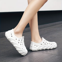 Women's Hollow Out Flat Clogs Lightweight Closed Toe Non Slip Sandals