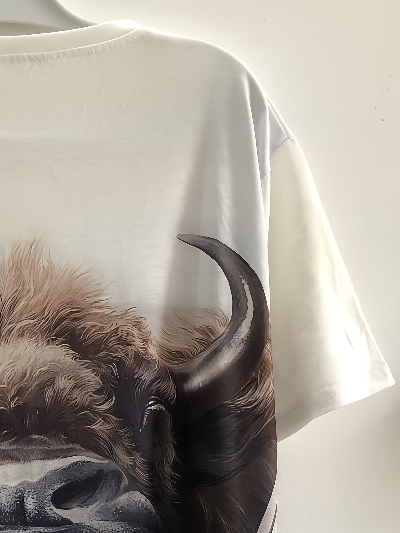 Bull Pattern Print Men's Short Sleeve T-shirt Graphic Tee