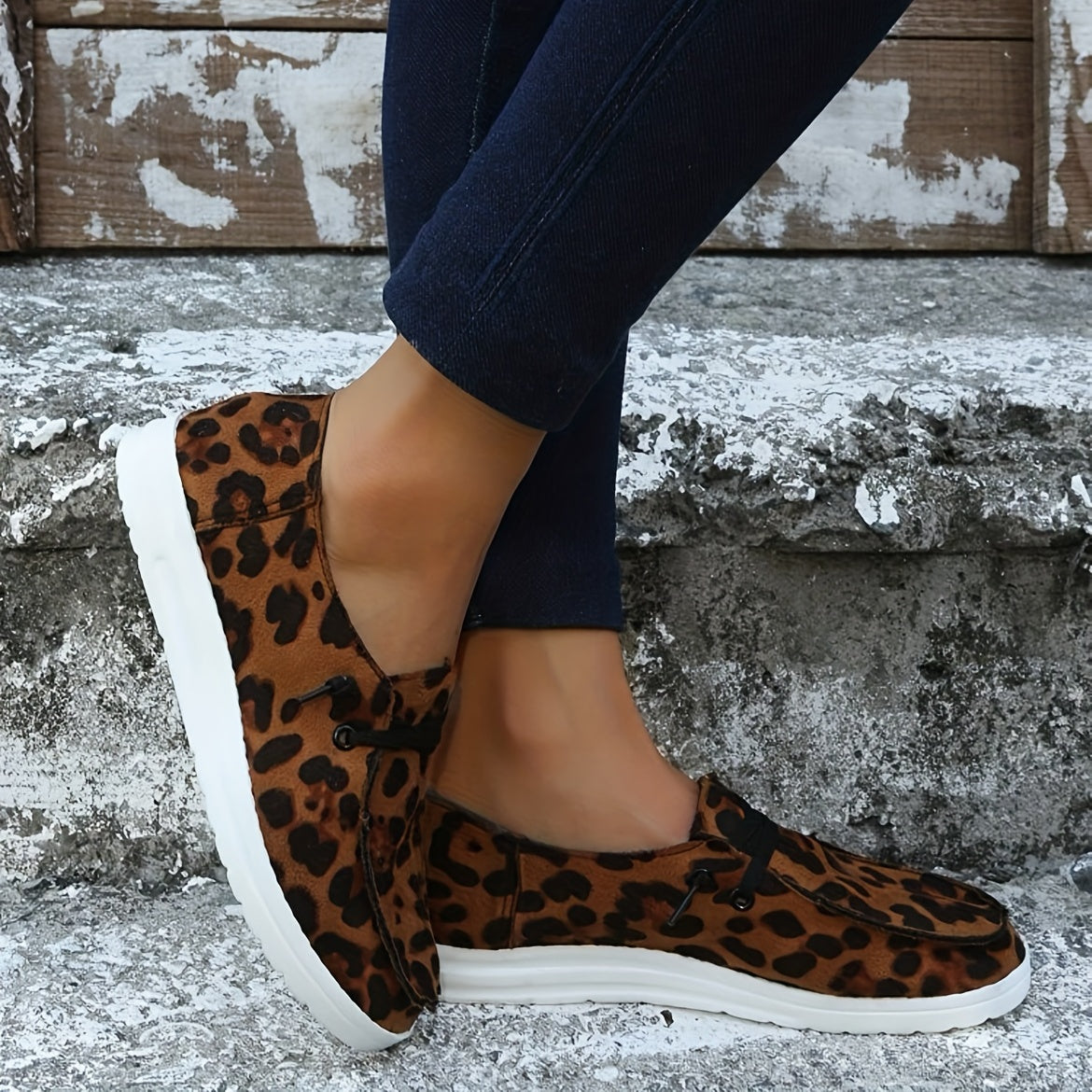 Leopard Print Lace-Up Flat Shoes for Women