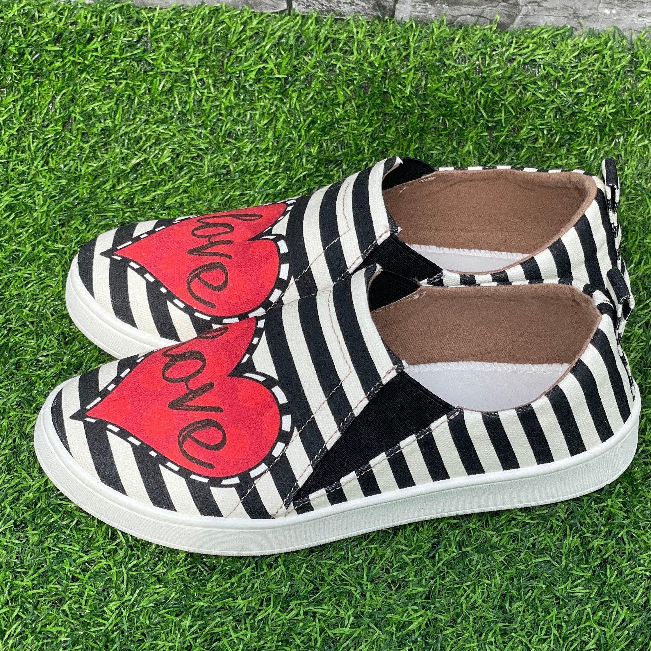 Women's Striped Red Heart Flat Lightweight Walking Shoes