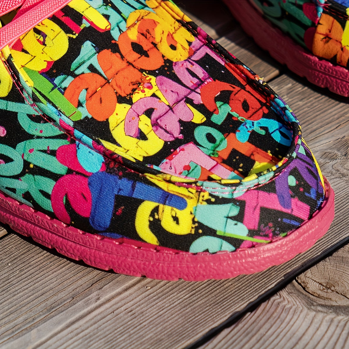 Graffiti Pattern Lightweight Walking Shoes Women's Footwear
