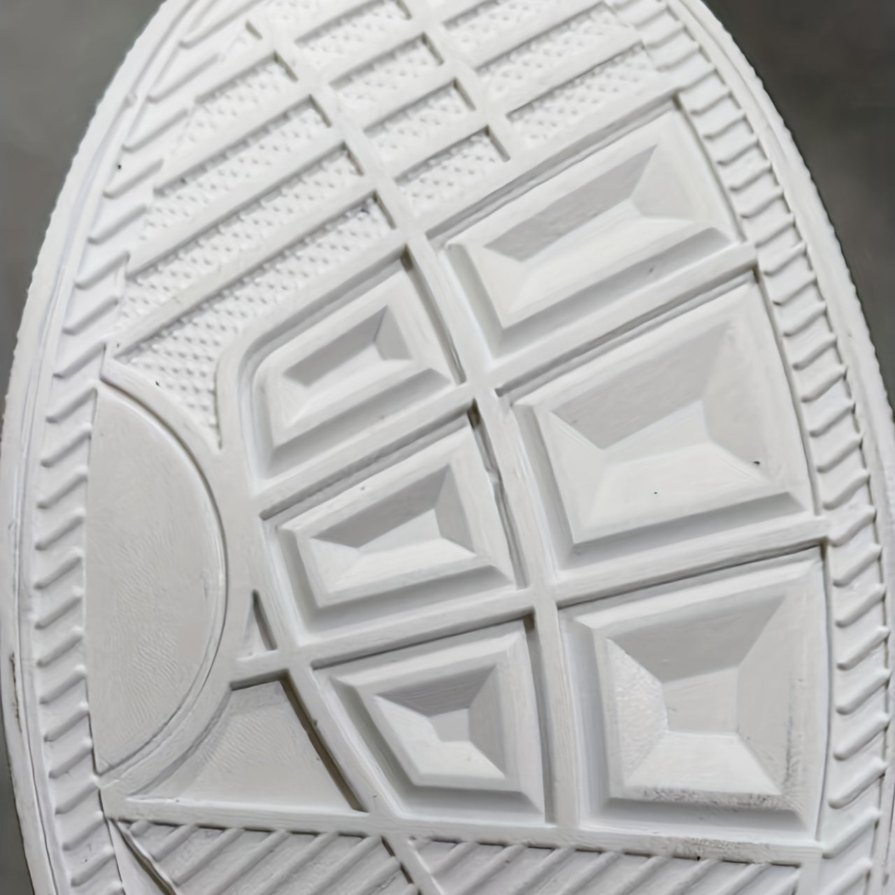 Men's Lace up Sneakers Skate Shoes Good Grip Breathable