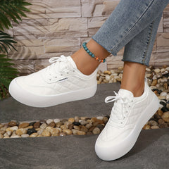 Women's Geometric Pattern Sneakers Lace Up Quilted Skate Shoes