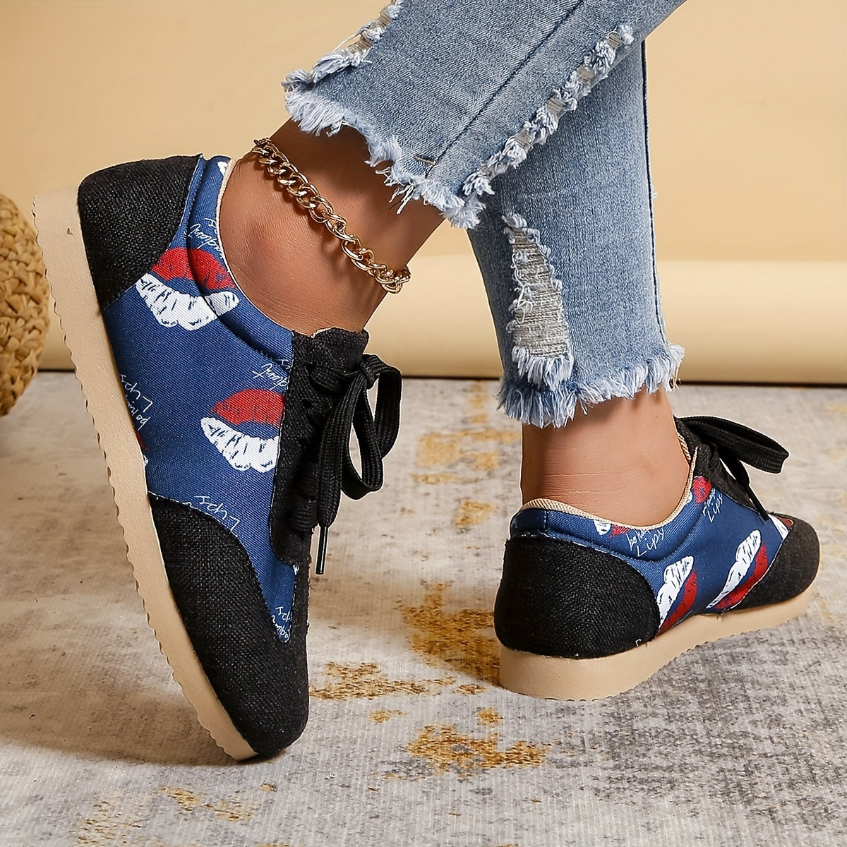 Women's Lips Pattern Sneakers Casual Lace Up Low Top Shoes