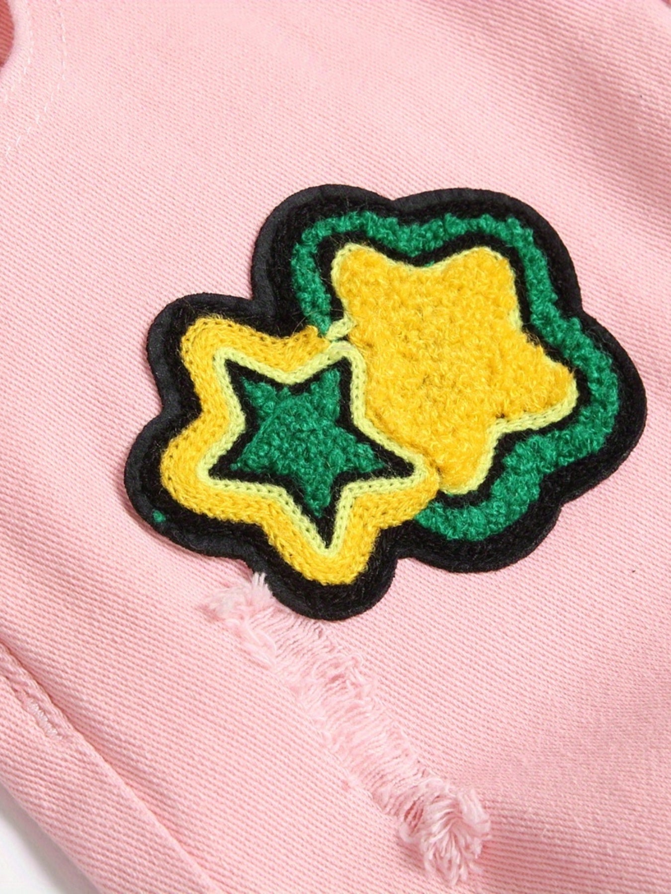 Men Pink Graphic Patch Detail Ripped Frayed Jeans