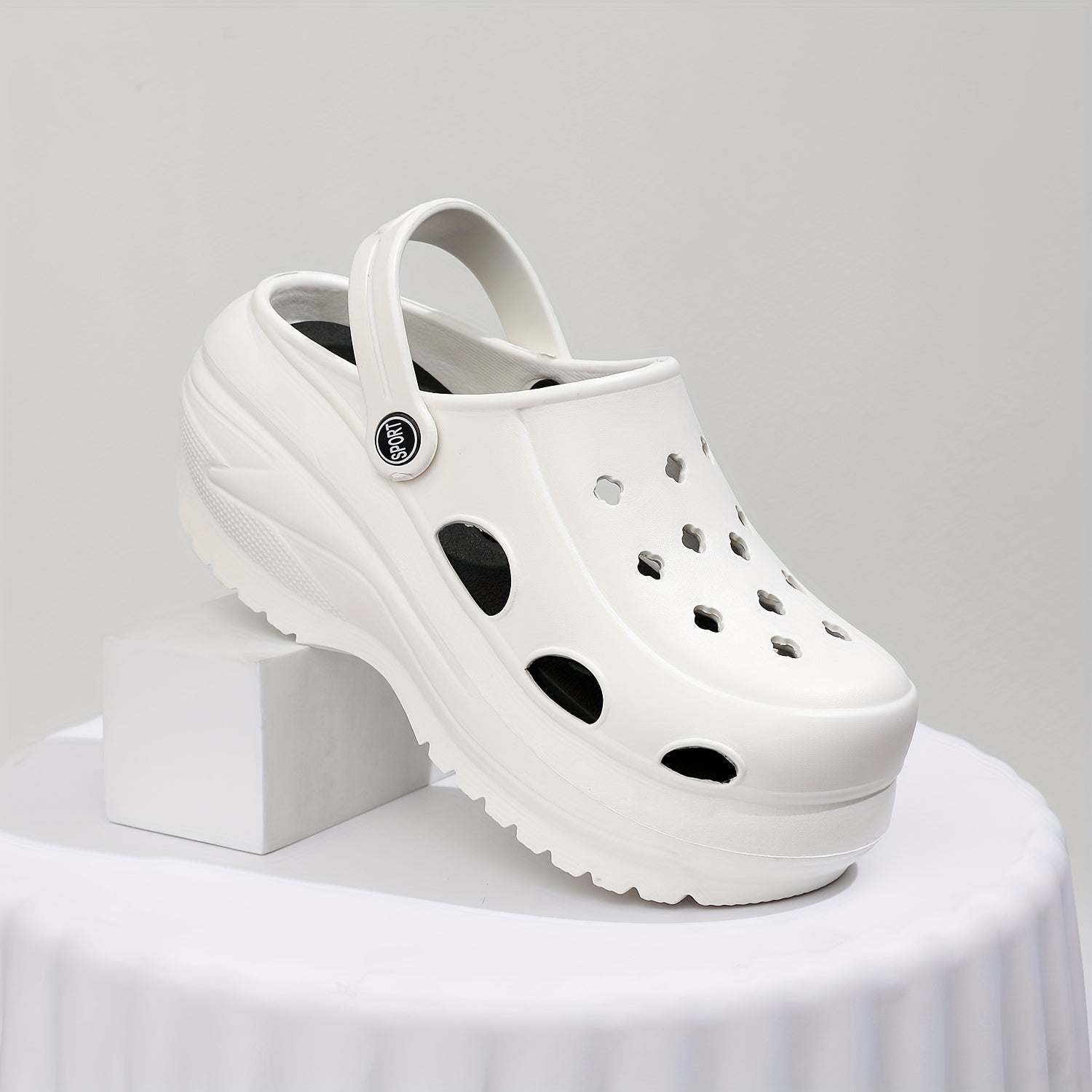 Thickened Hole Shoes Anti-skid Sports Sandals And Slippers