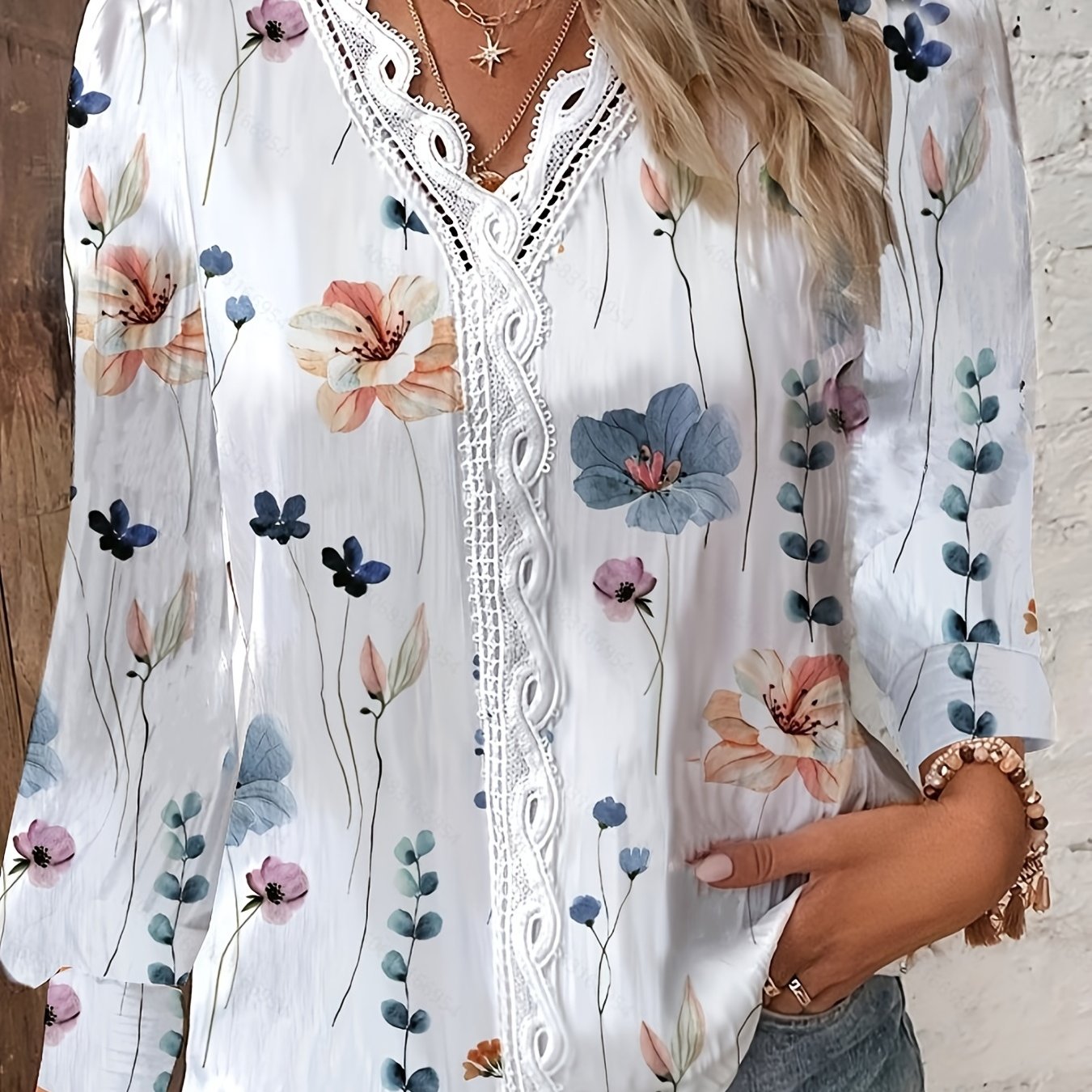 Women's Plus Floral Print Lace Sleeve V-Neck Top