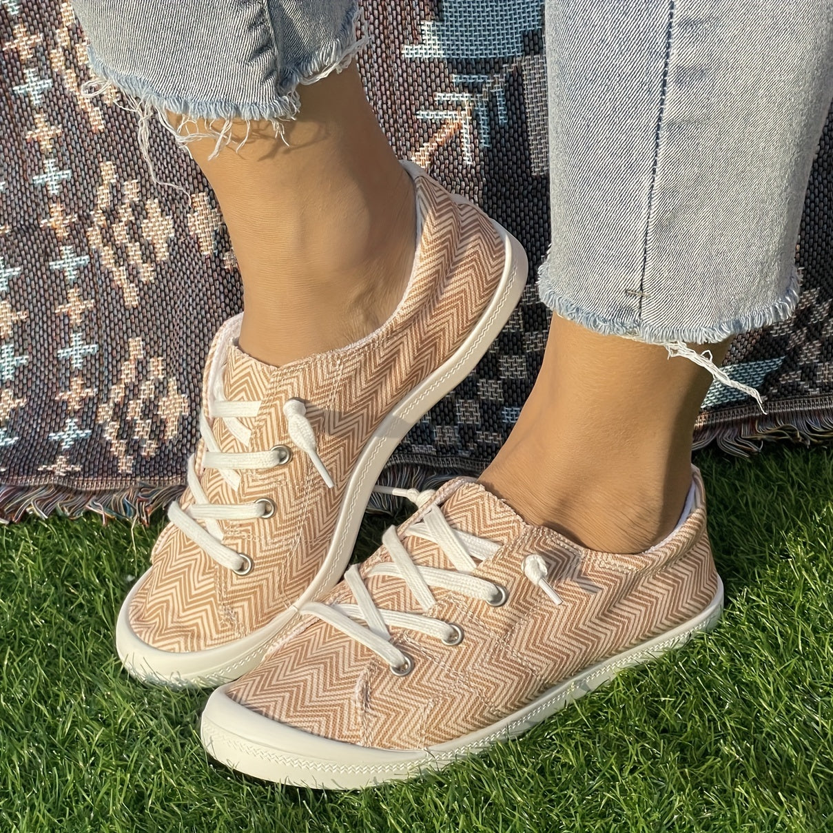 Women's Geometric Striped Flat Sports Sneakers