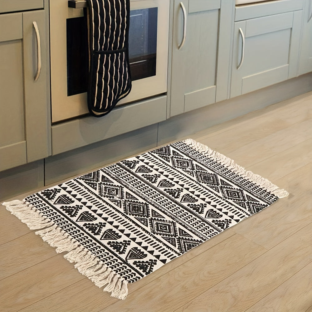 Bohemia Poppy Cotton Linen Tassel Mat with Tassel Decor