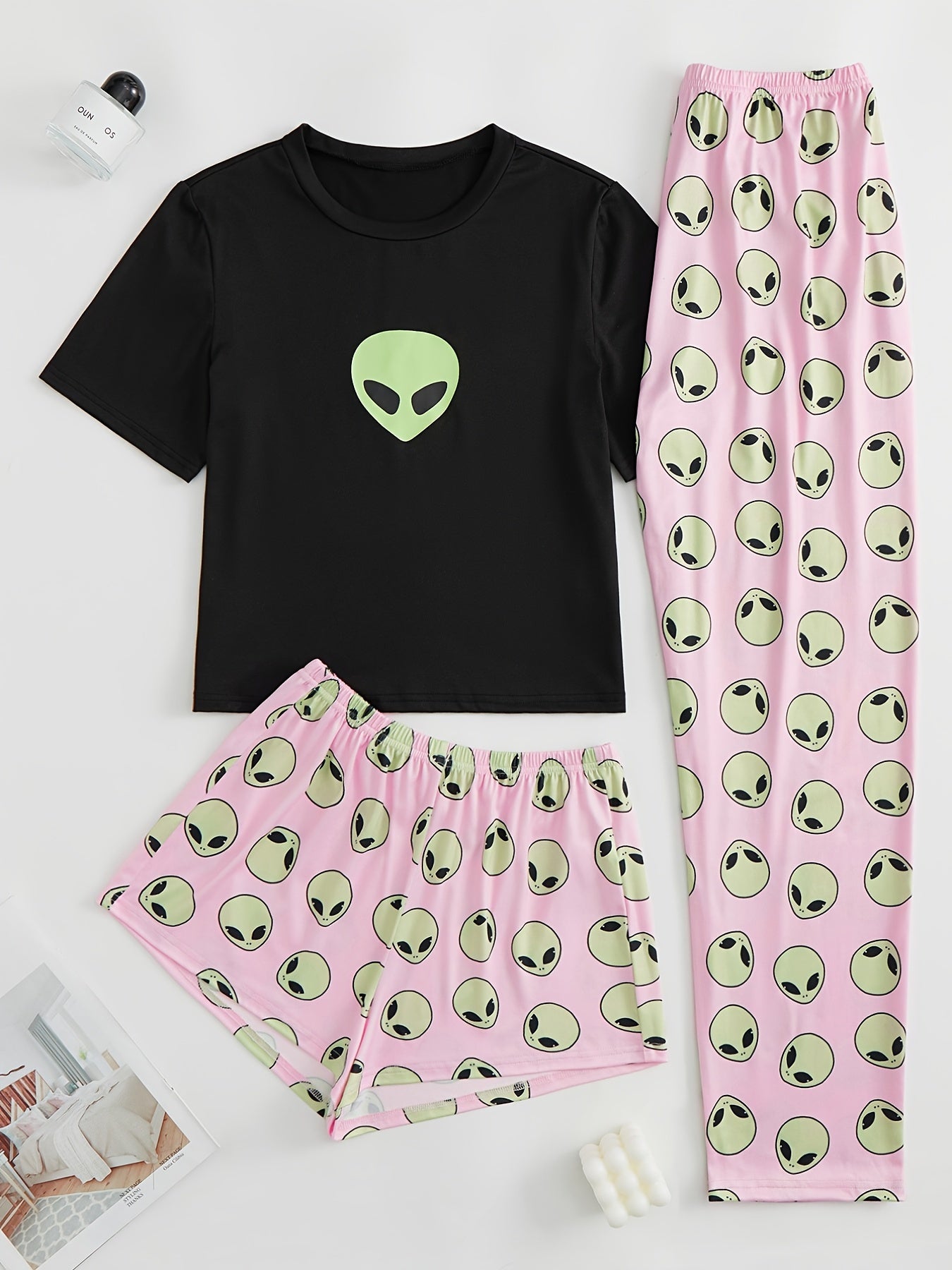 Alien Print Pajama Set Short Sleeve T shirt & Shorts & Pants