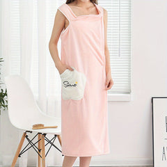 Oversized Women's Wearable Bath Towel with Pocket