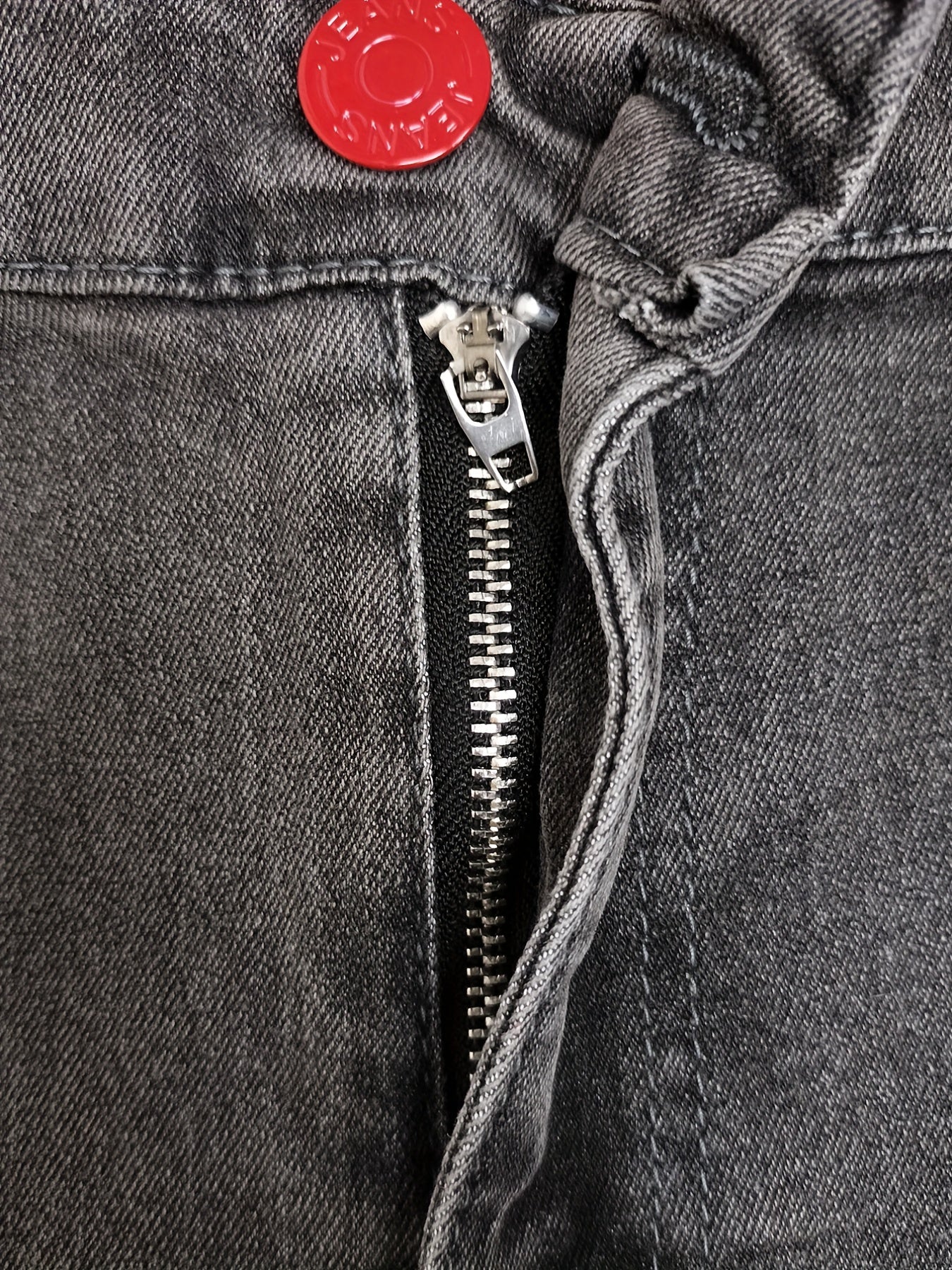 Men's Slim Fit Distressed Jeans Casual Street Style Denim Pants