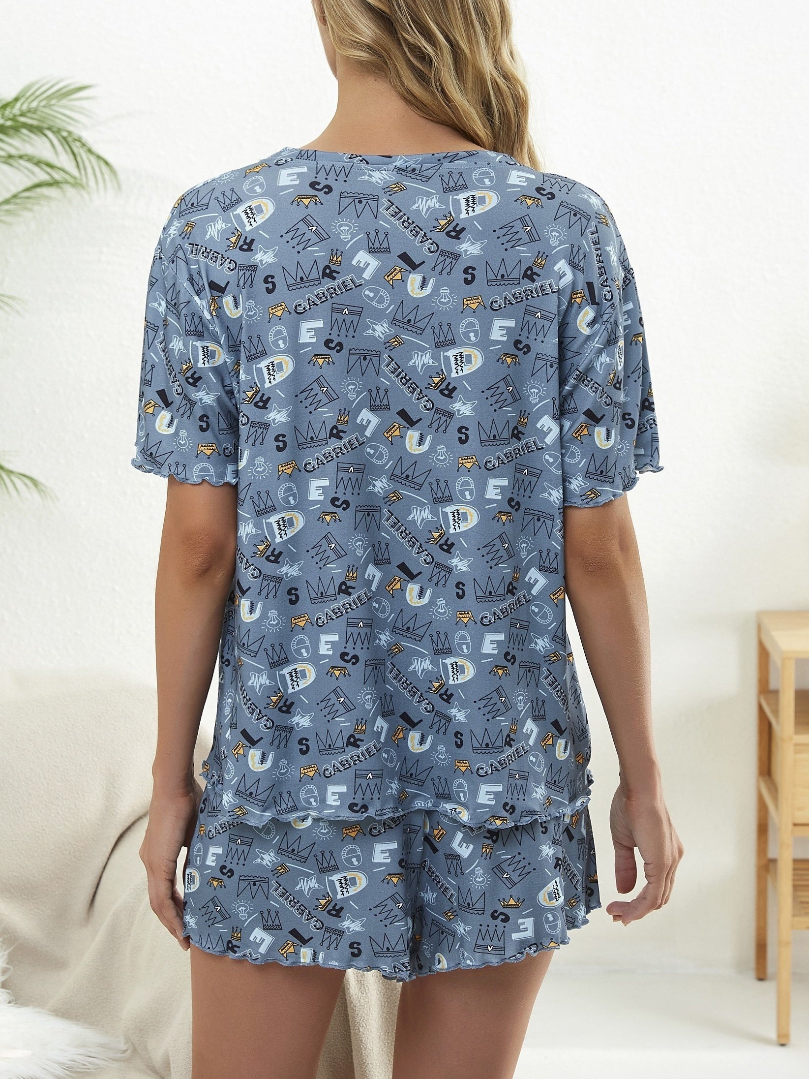 Crown Print Pajamas Set Ruffle Tee Top & Shorts Pj Set Women's Sleepwear