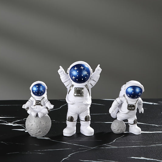 Small Astronaut Model Home Tabletop Decorations