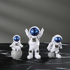 Small Astronaut Model Home Tabletop Decorations