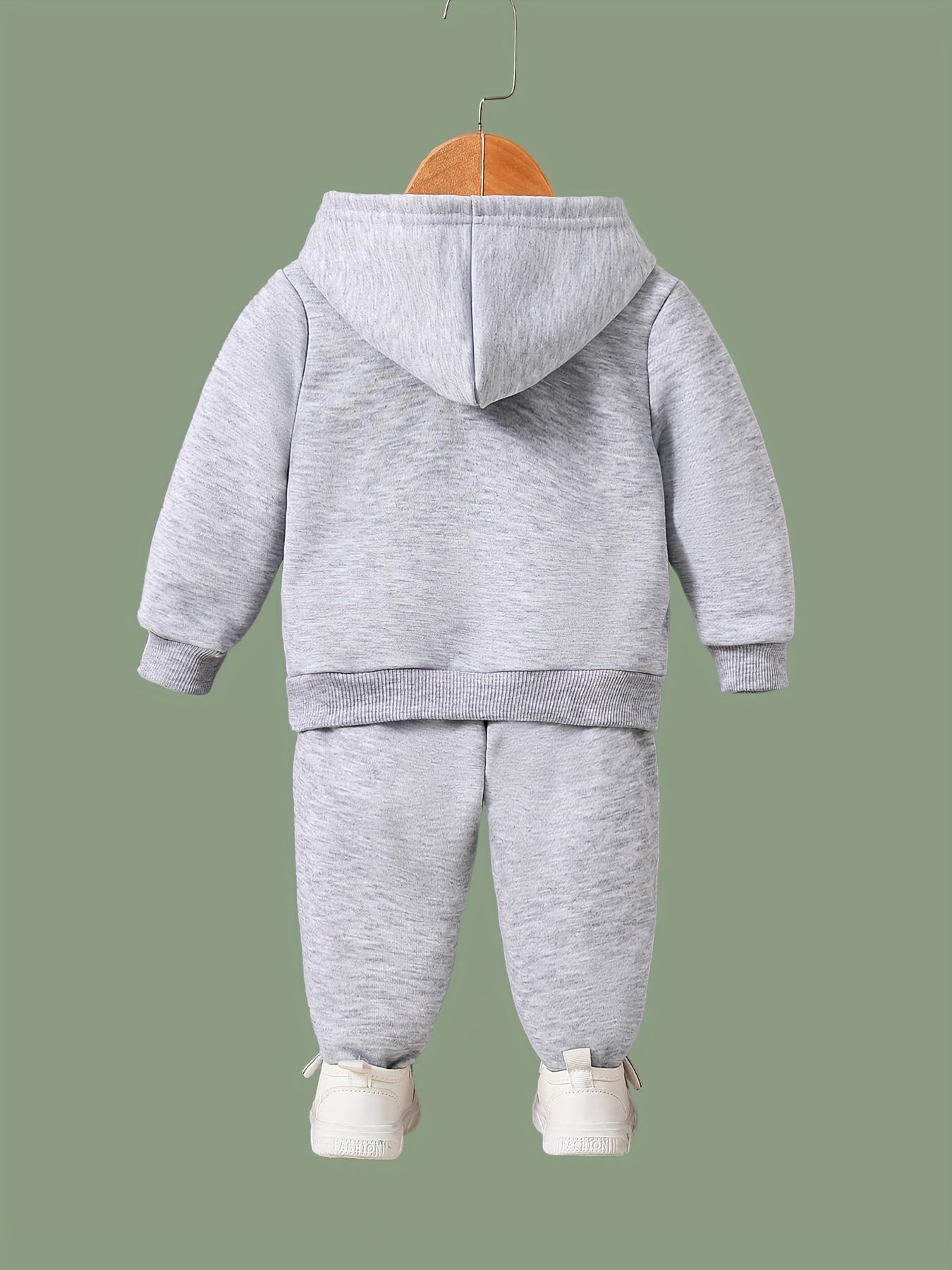 Girls 2pc Alphabets Crew Neck Sweatshirt & Solid Sweatpants Set