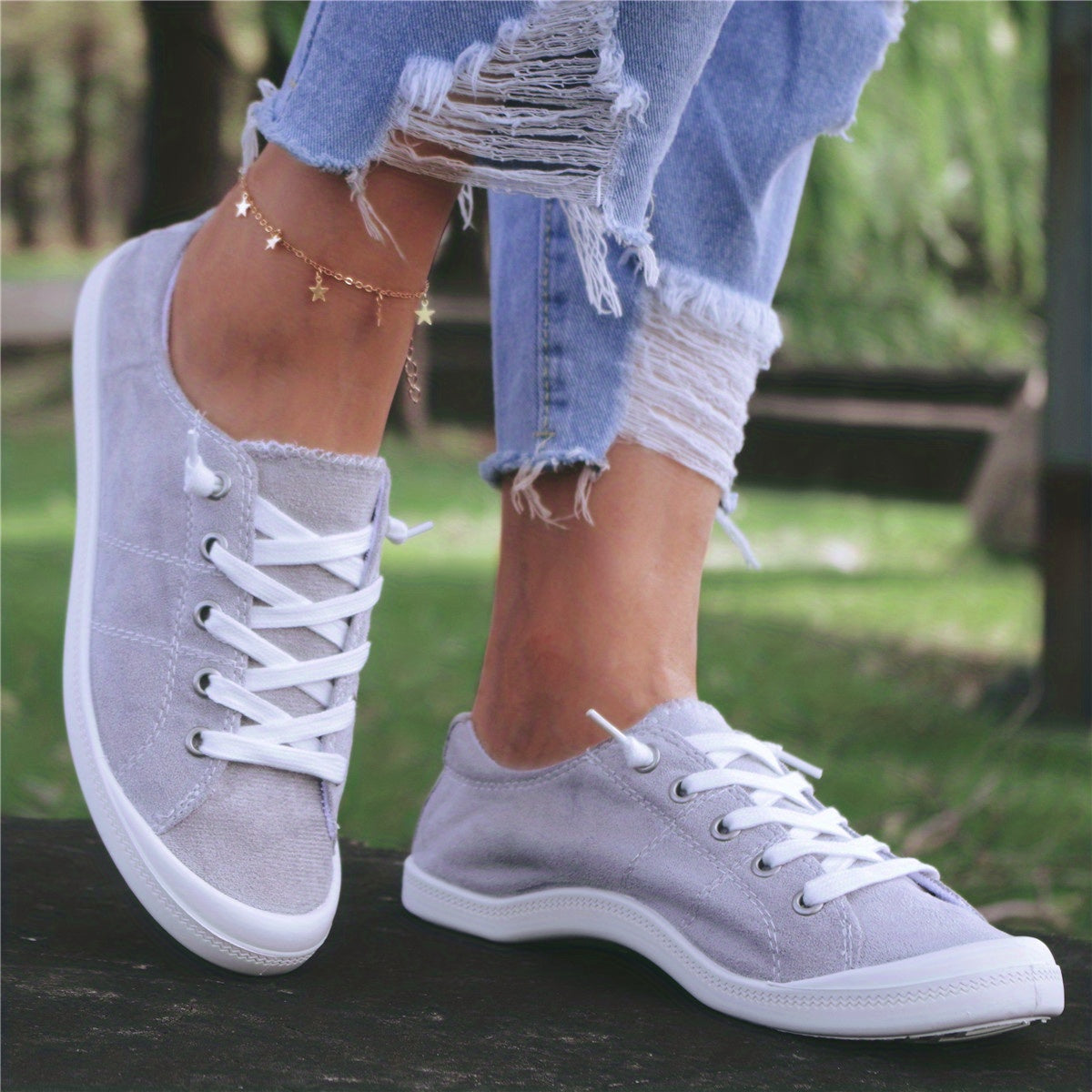 Gray Low Top Casual Walking Shoes Lace Up Flat Skate Shoes