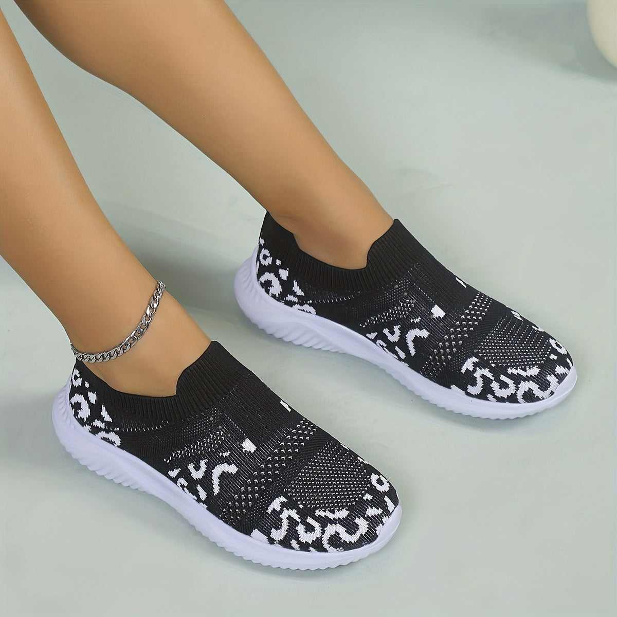 Women's Slip On Mesh Sneakers Low Flat Shoes Casual Outdoor Walking Shoes