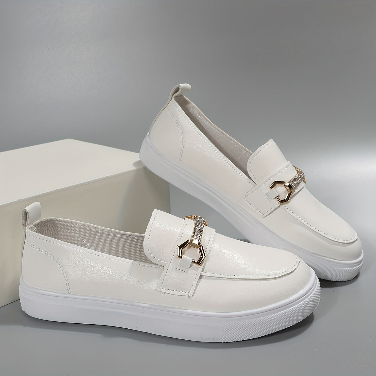 Women's Rhinestone Decor Flat Loafers Slip On Shoes Round Toe Walking Flats