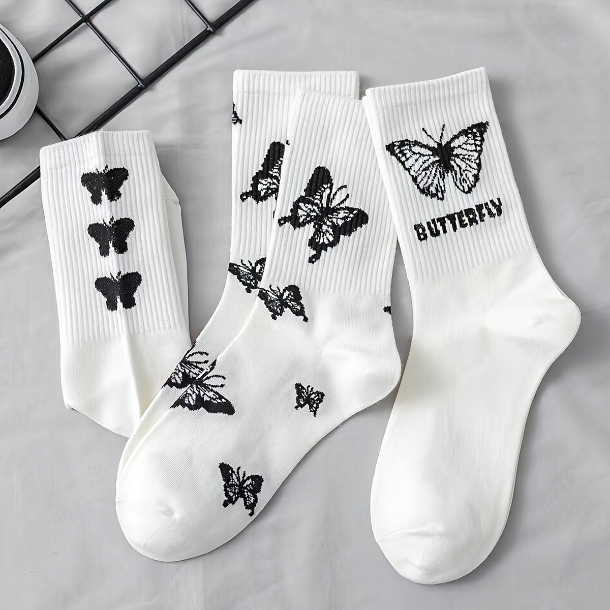 Butterflies Pattern Cotton Mid Tube Socks For Sports