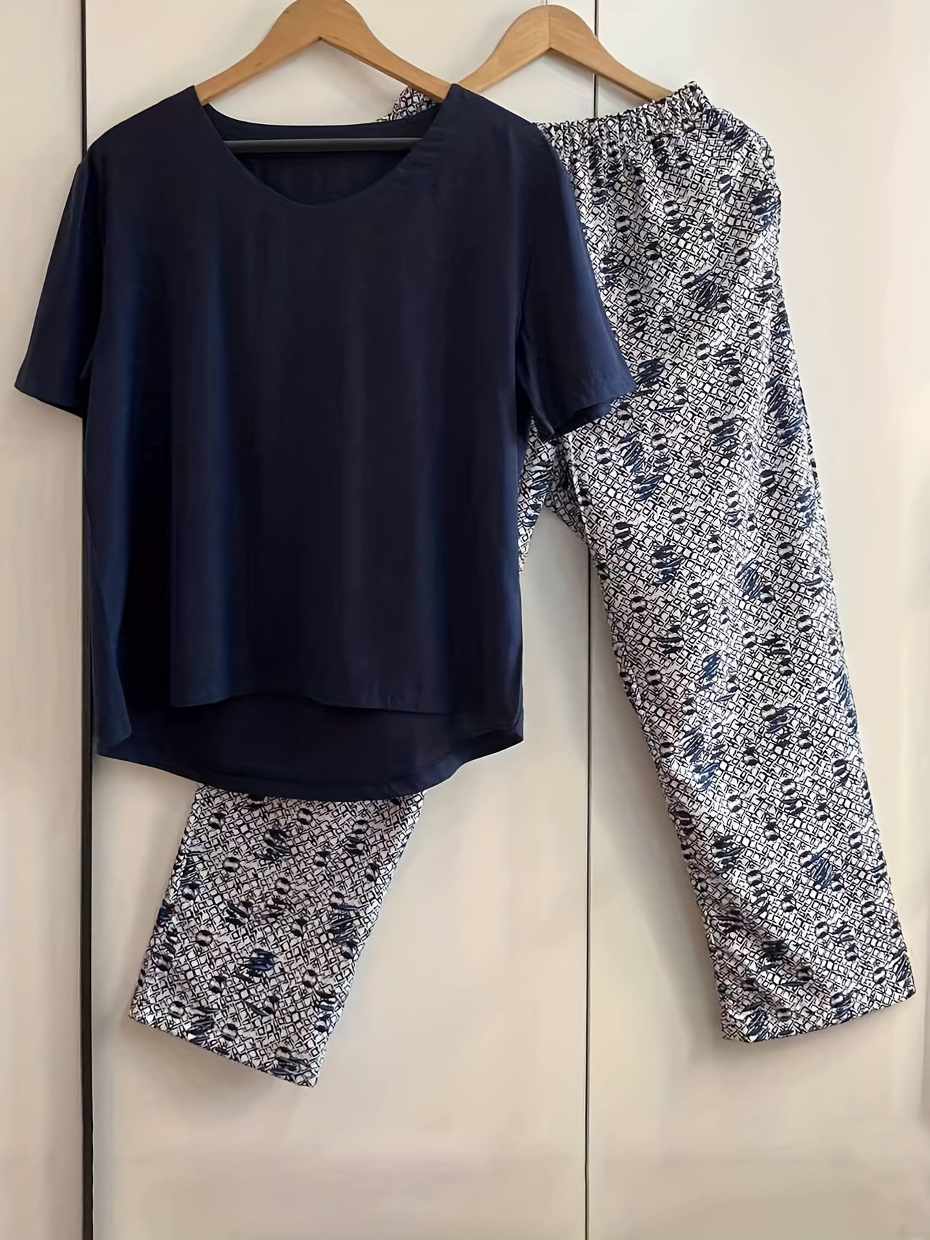 Casual Loose Two Piece Set Short Sleeve T-shirt & Print Shorts