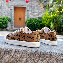 Leopard Printed Canvas Lace Up Outdoor Shoes
