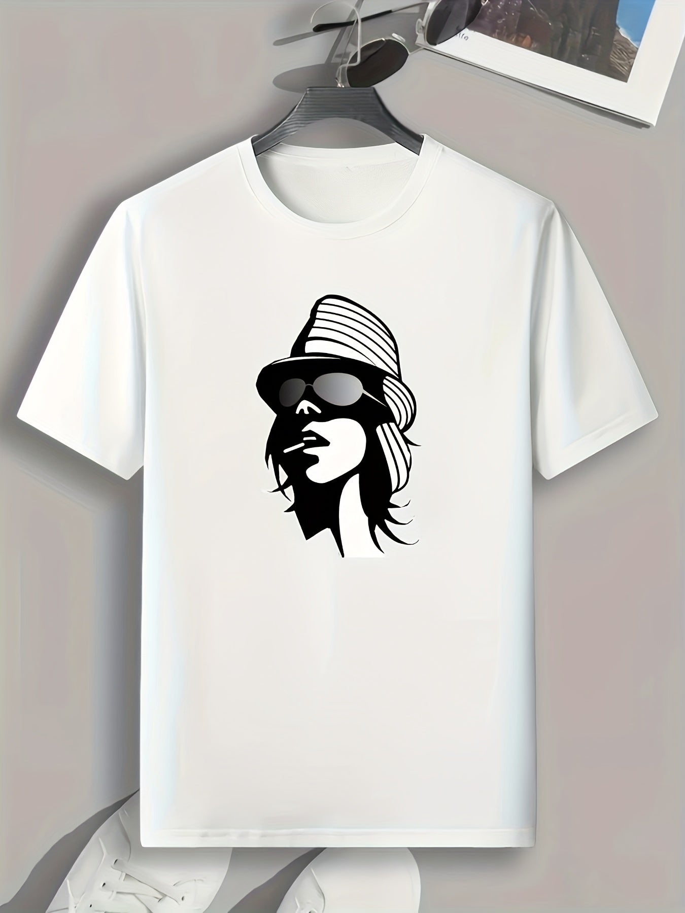 Girl Pattern Print Men's Comfy Sports T-shirt Graphic Tee for Fitness