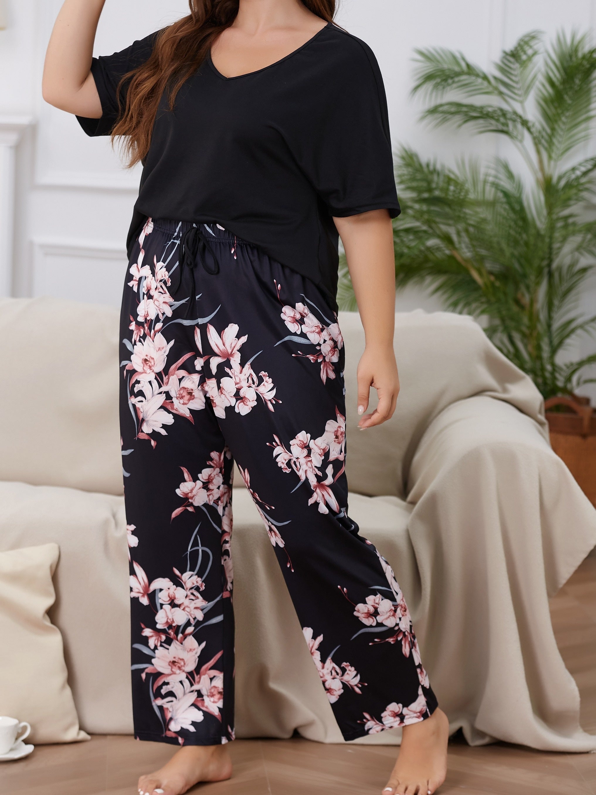 Floral Print Plus Size Pajamas Set Short Sleeve V Neck Tee & Pants
