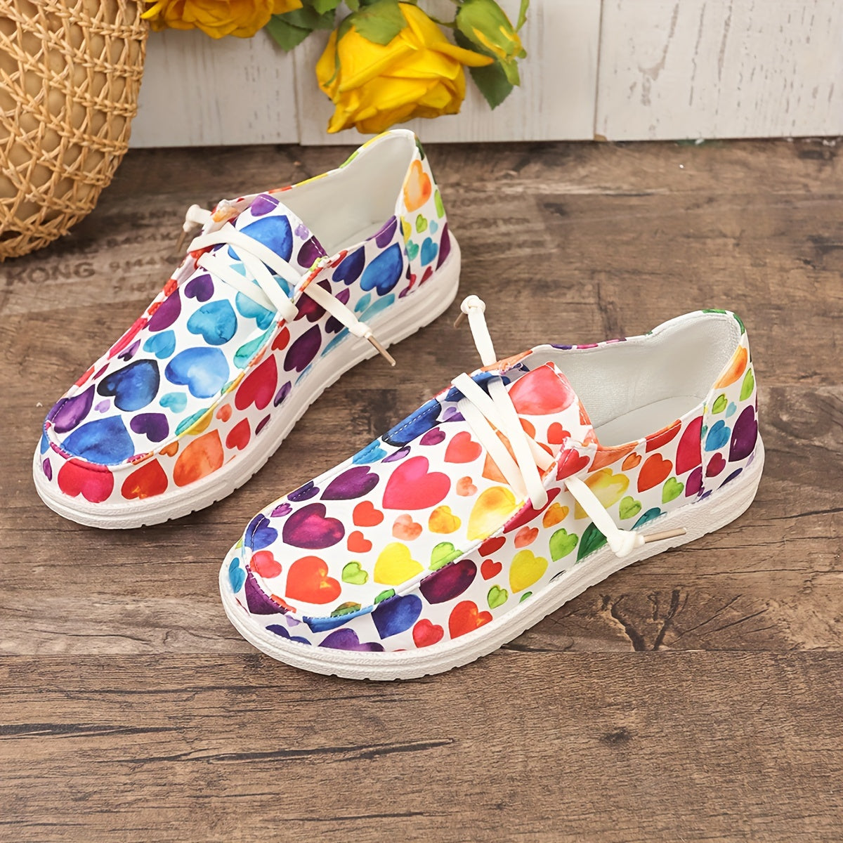 Heart Pattern Skate Shoes Lace-Up Lightweight Flat Women's Skateboard Shoes