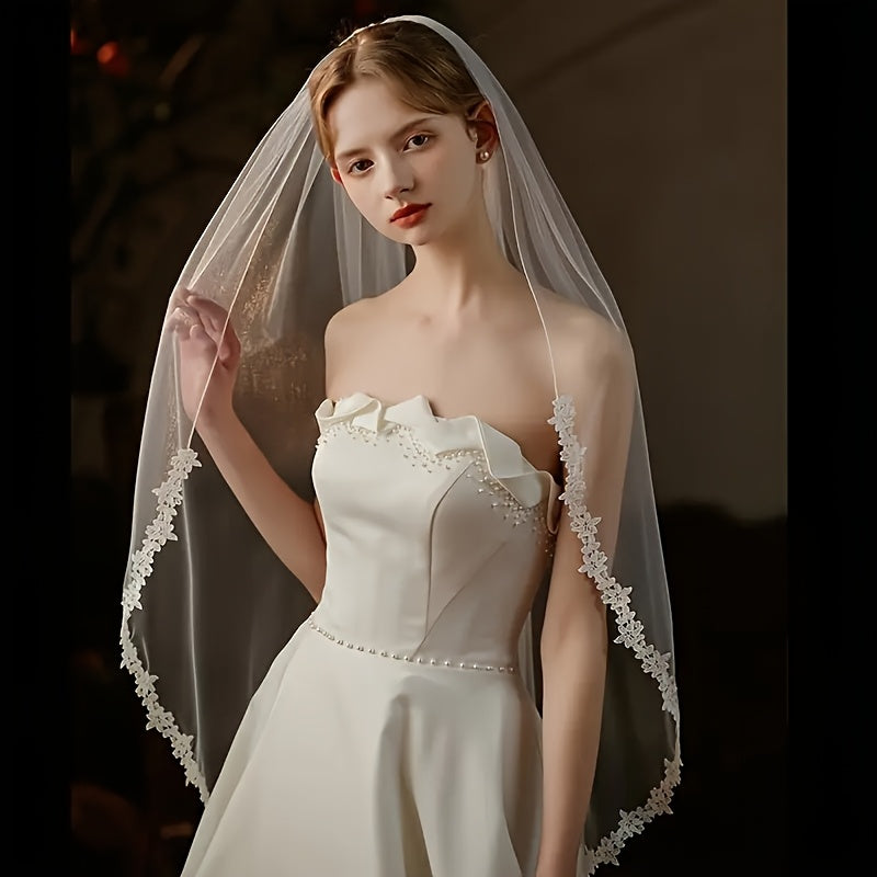 Romantic Floral Embroidery Veil with Comb for Bride
