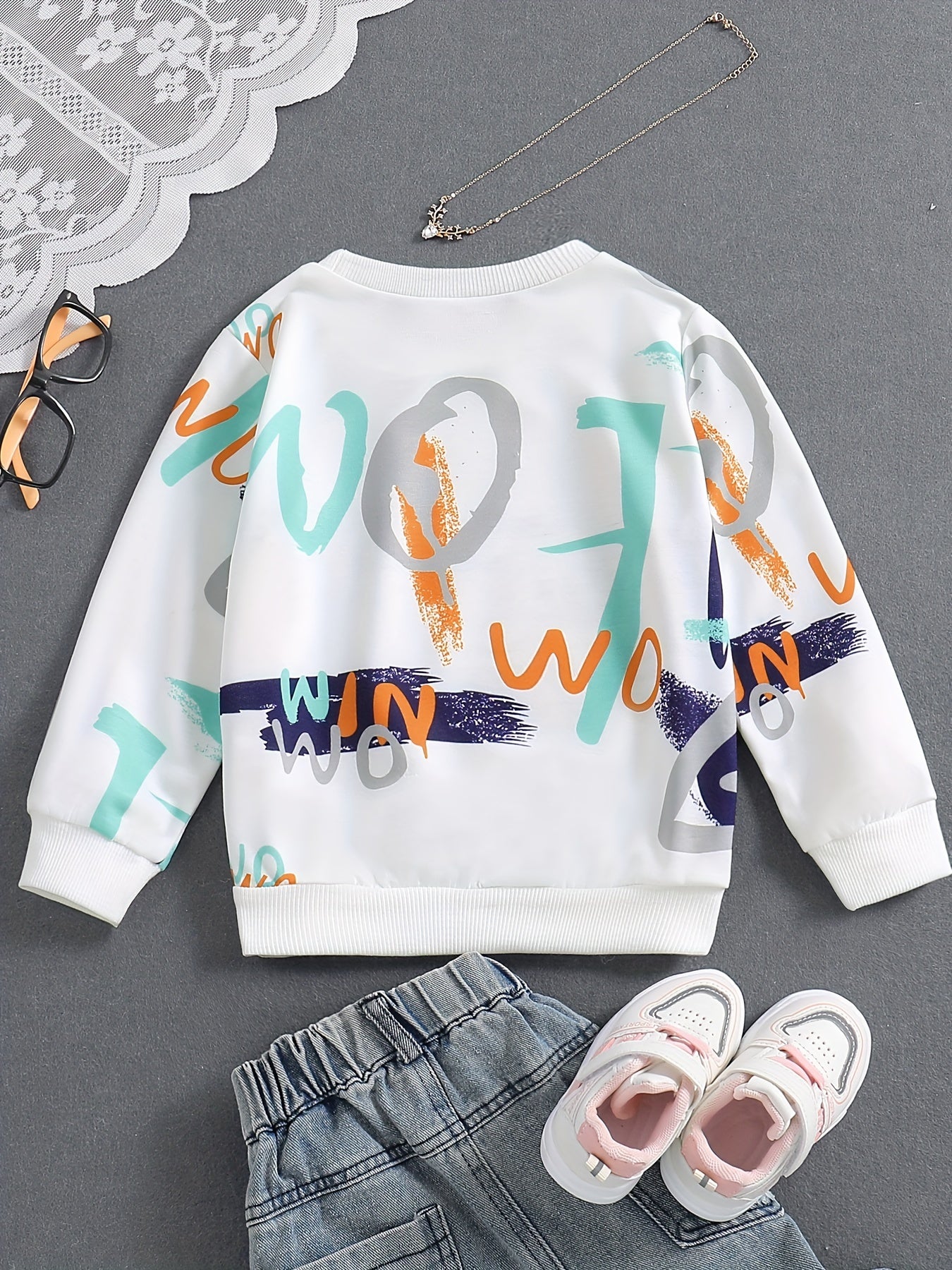 Graffiti Letter Print Boys Casual Pullover Sweatshirt