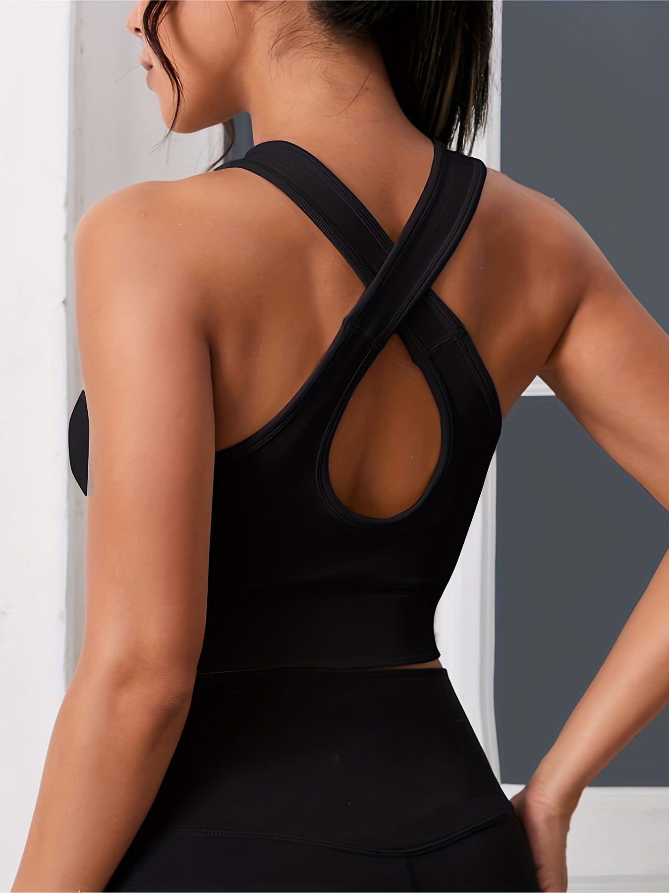 Women's Sleeveless Criss Cross Back Yoga Tank Top