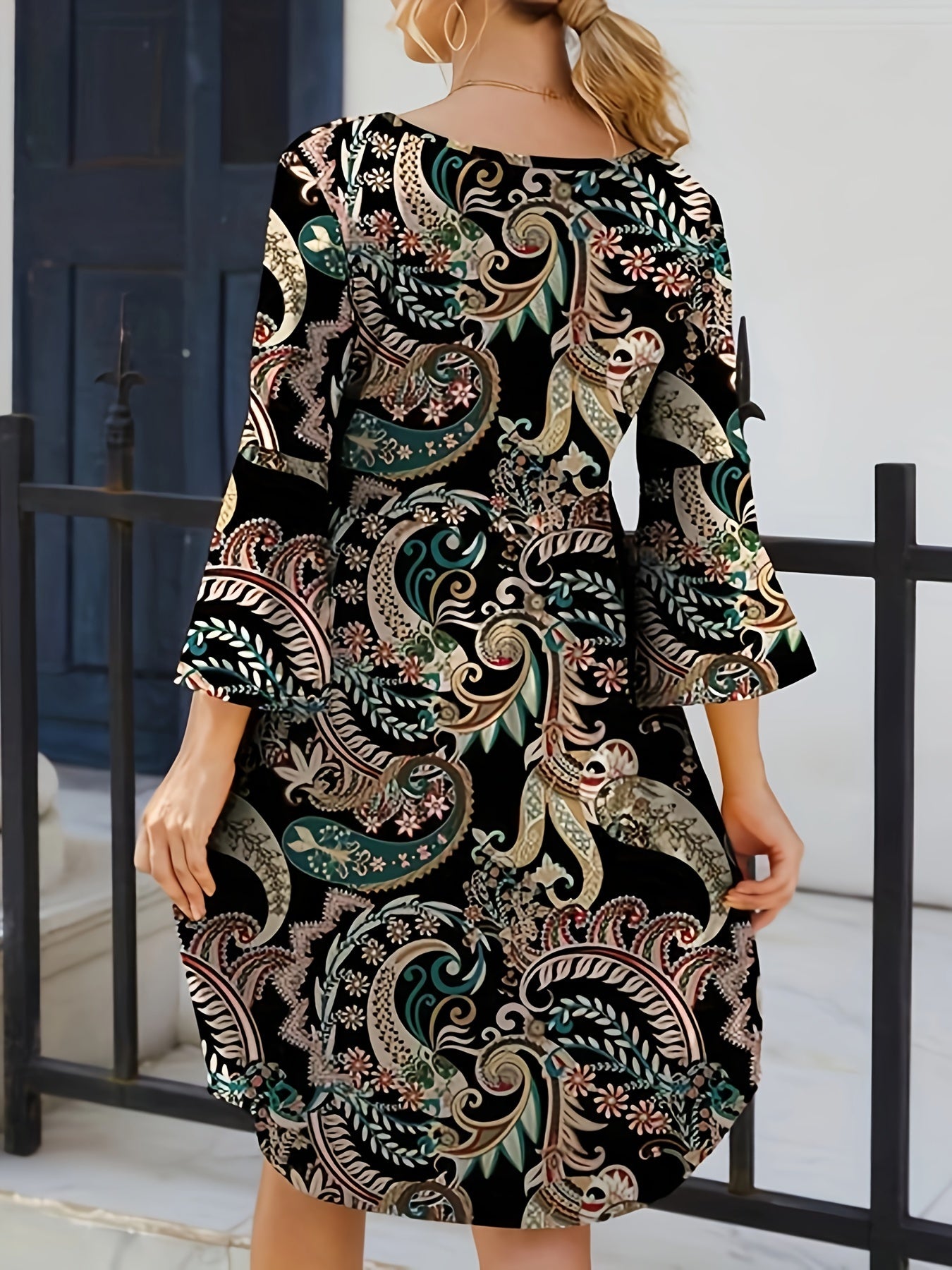 Plus Paisley Floral Print Bell Sleeve Loose Fit Dress