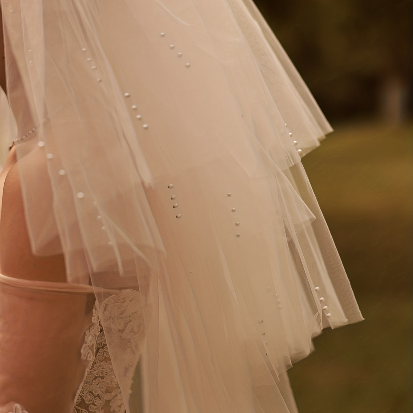 Mesh Veil with Faux Pearl Inlay for Bridal Head