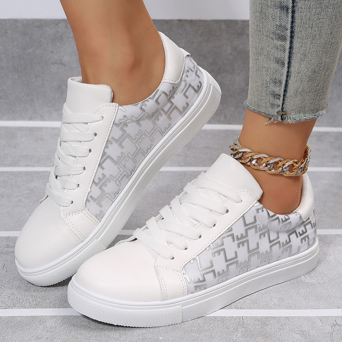 Women's Stylish Printed Low Top Lace Up Flat Sneakers