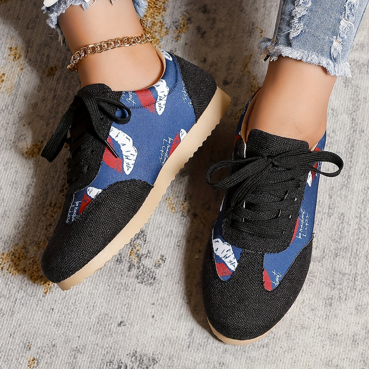 Women's Lips Pattern Sneakers Casual Lace Up Low Top Shoes