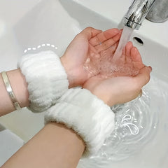 Waterproof Flannel Wristband for Sports and Outdoor Activities