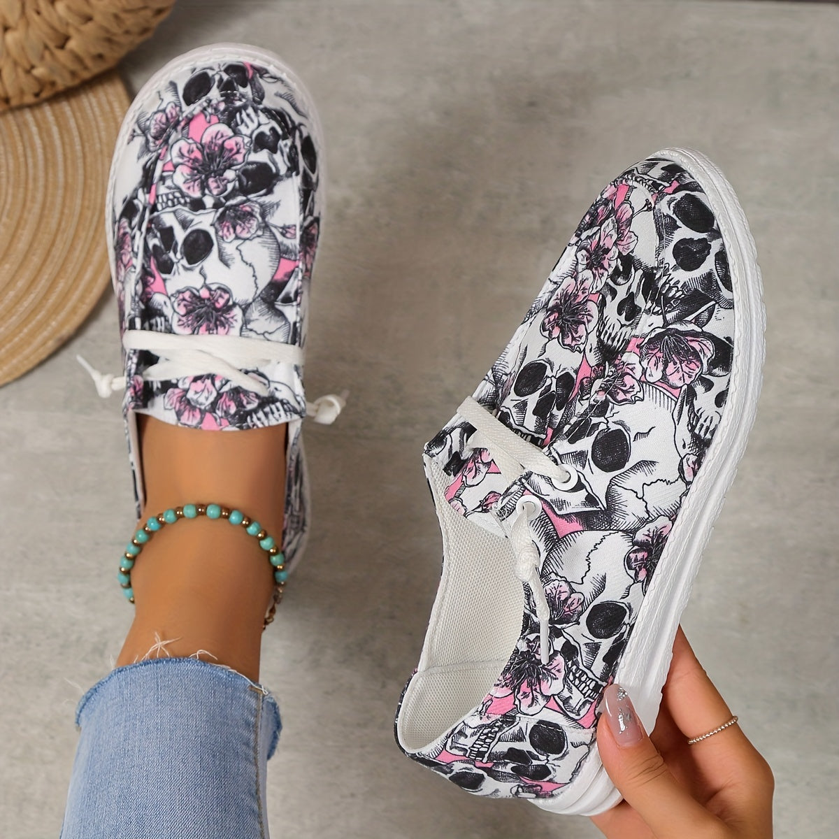 Women's Skull & Flower Print Canvas Shoes Low Top Sneakers Lightweight