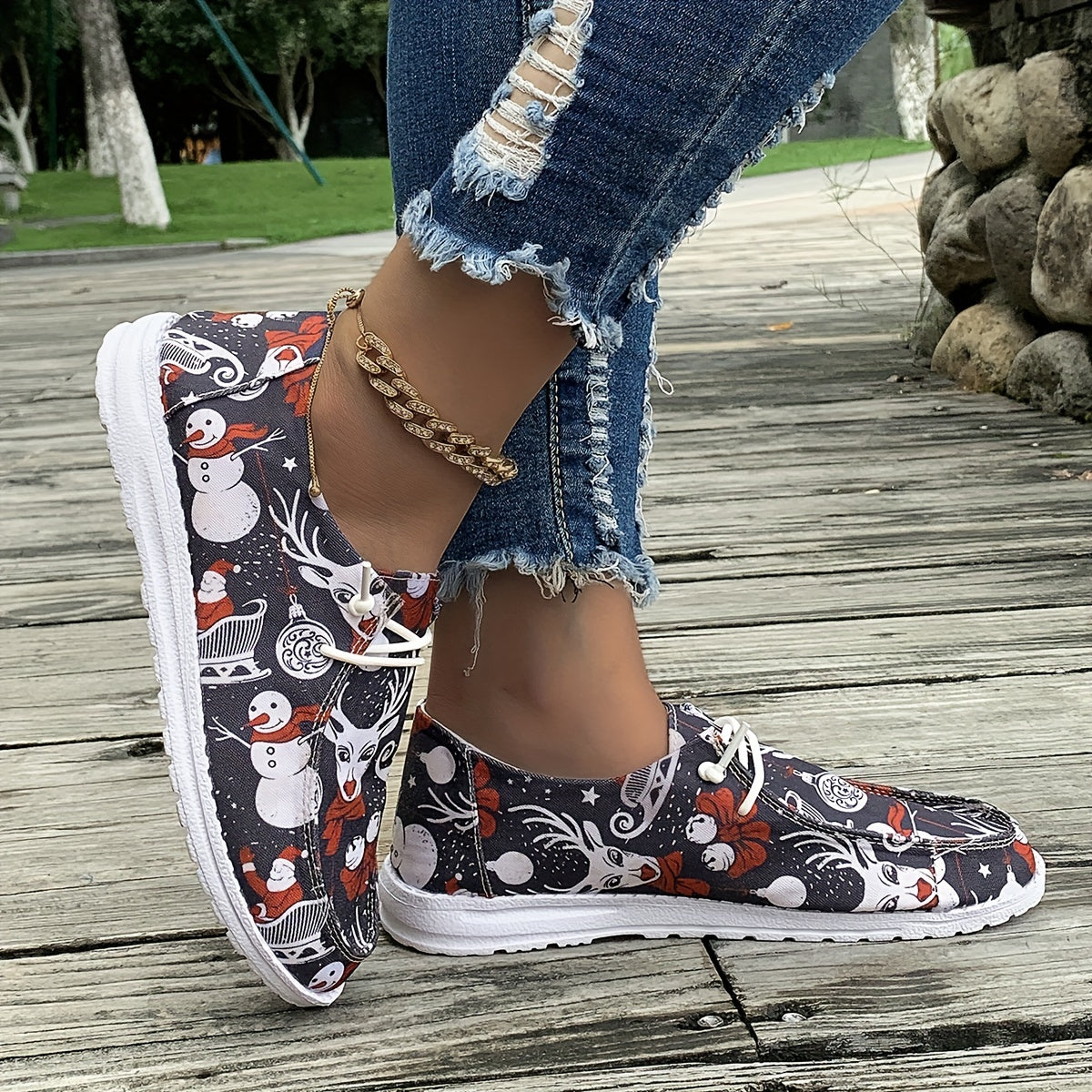 Christmas Print Low Top Walking Shoes Lightweight Non slip Casual Shoes