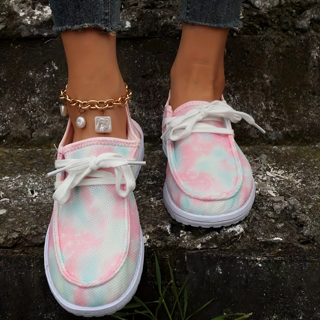 Women's Lightweight Mesh Sneakers Casual Lace Up Outdoor Shoes