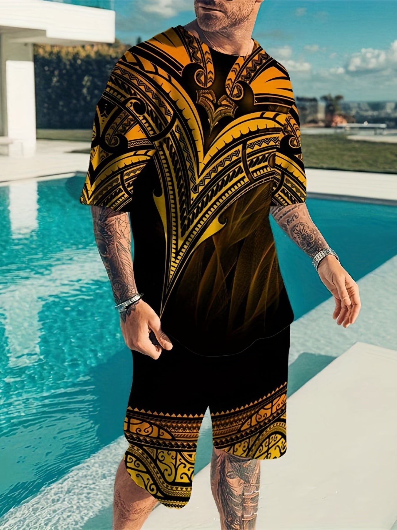 Totem Pattern Men's 2-Piece Outfit: T-shirt & Drawstring Shorts Set