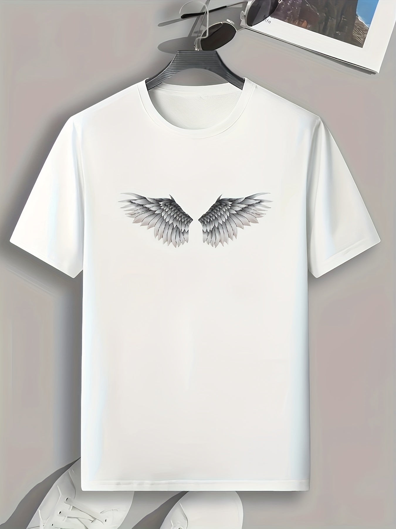 Wings Print Men's Comfy Tee Active Stretch Breathable T-shirt