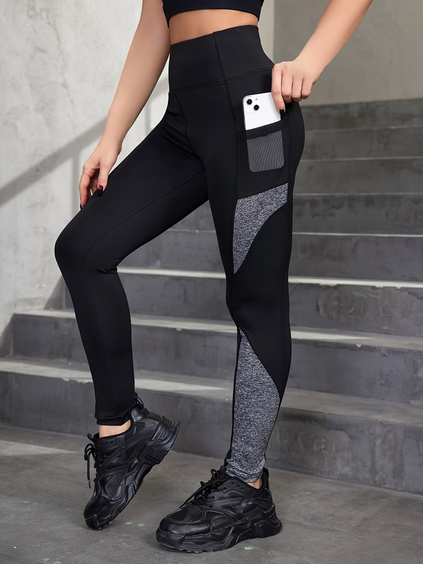 Mesh Stitch Cropped Pants with Butt Lift Pockets for Fitness Leggings
