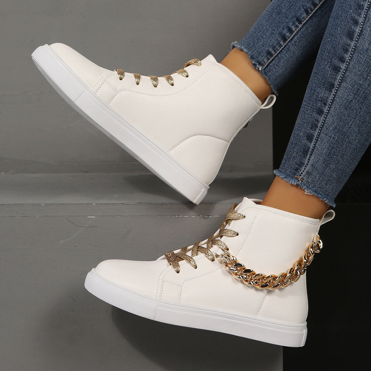 Women's High Top Skate Shoes with Chain Decor Lace Up Sneakers