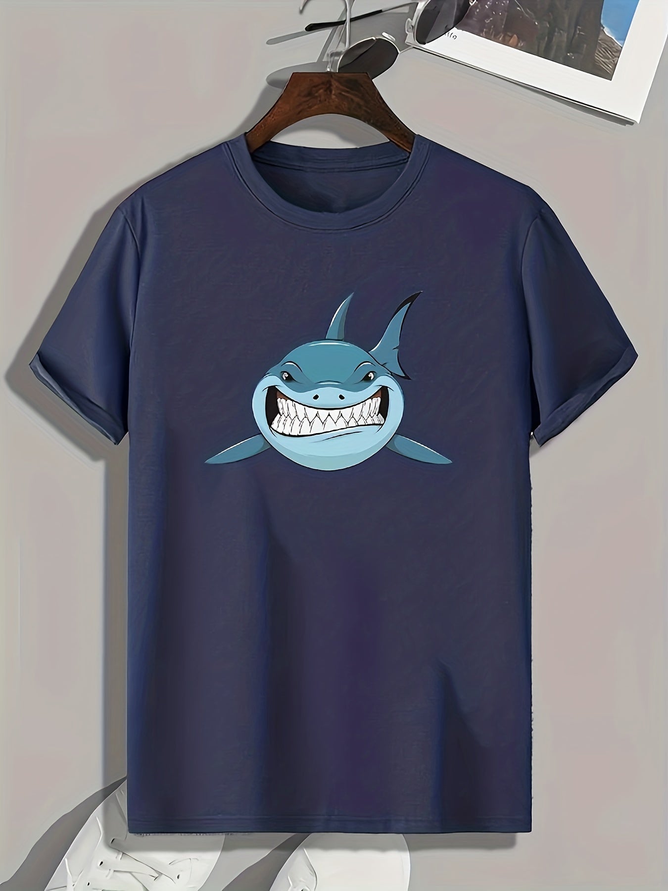 Cartoon Shark Print Men's Graphic T-shirt for Summer
